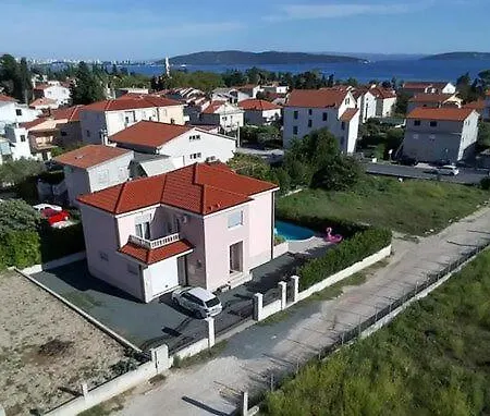 Giulietta Pool Private Garage Free Parking Вілла